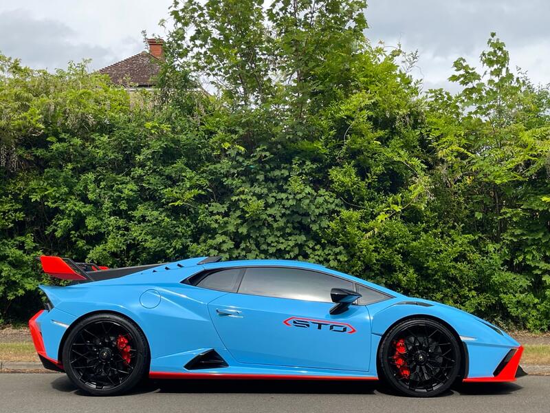 LAMBORGHINI HURACAN