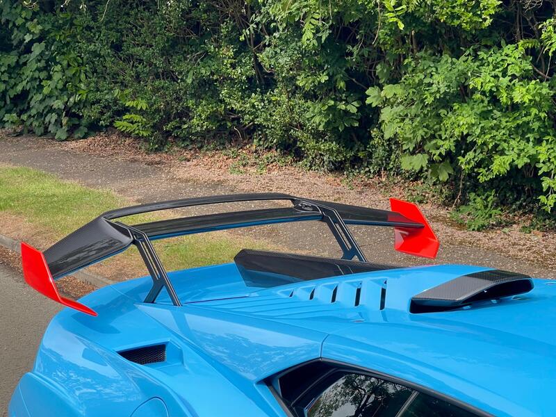 LAMBORGHINI HURACAN