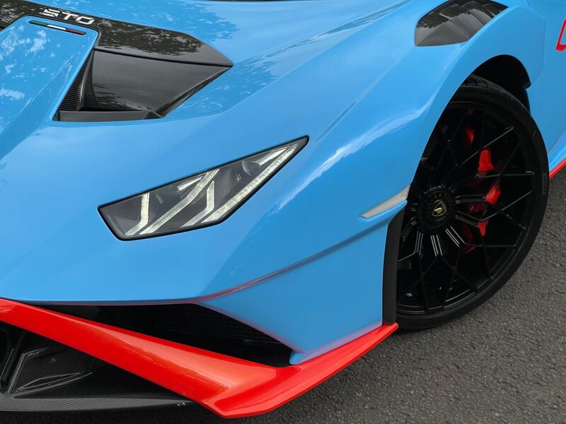 LAMBORGHINI HURACAN