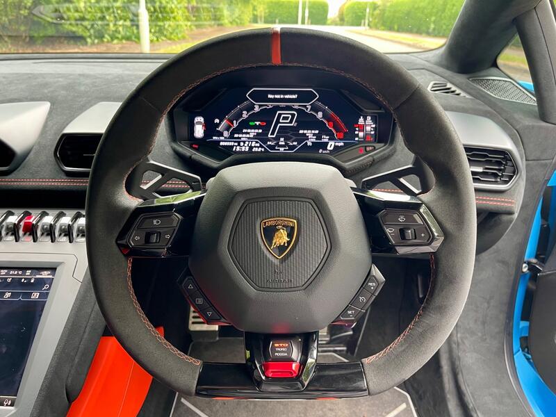 LAMBORGHINI HURACAN