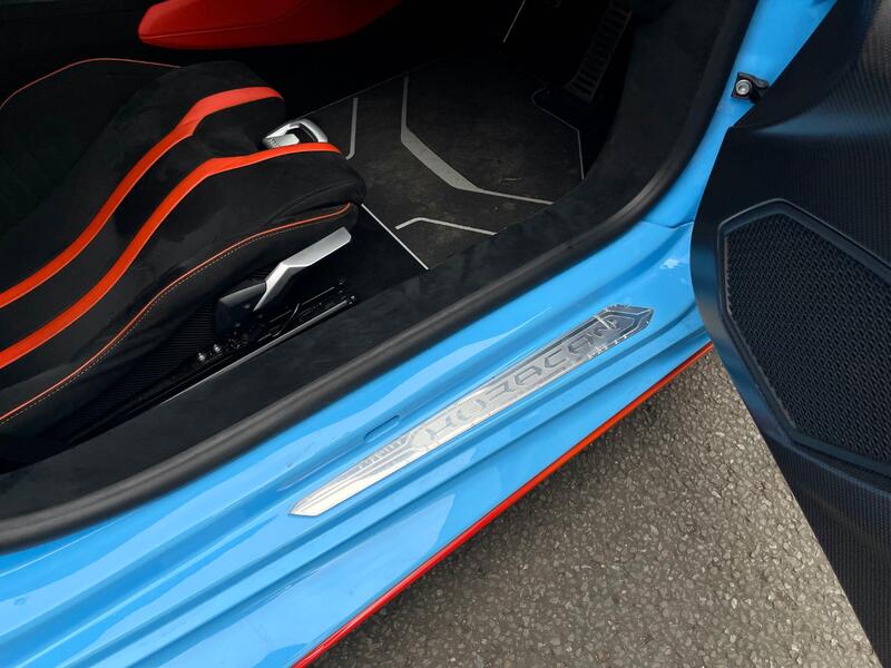LAMBORGHINI HURACAN