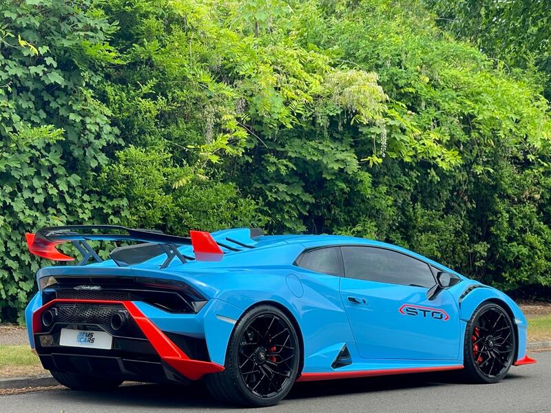 LAMBORGHINI HURACAN