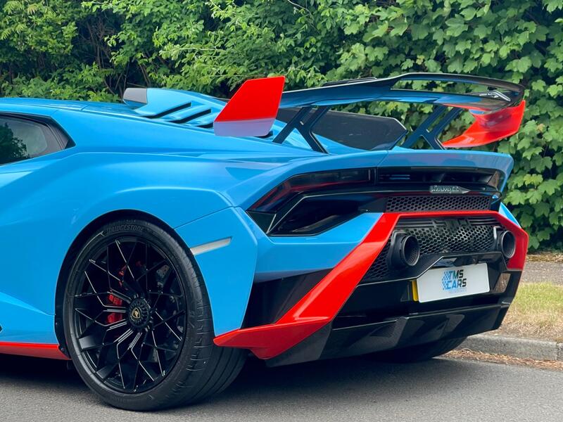 LAMBORGHINI HURACAN