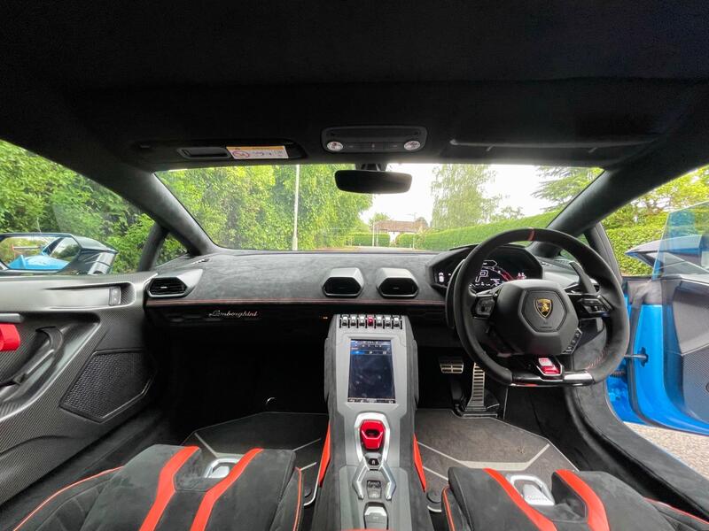 LAMBORGHINI HURACAN