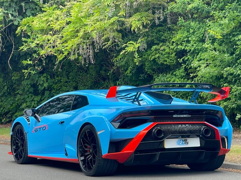 LAMBORGHINI HURACAN