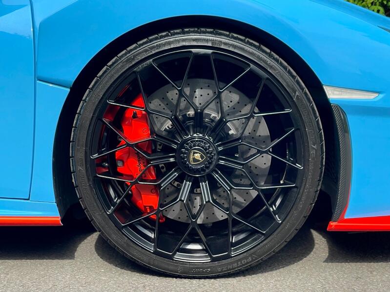 LAMBORGHINI HURACAN