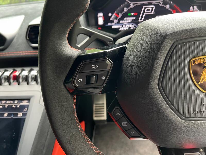 LAMBORGHINI HURACAN