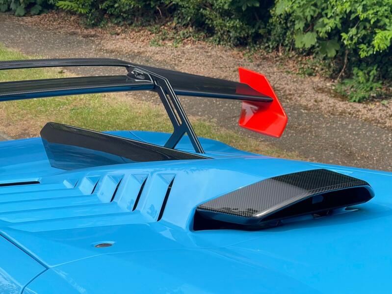 LAMBORGHINI HURACAN
