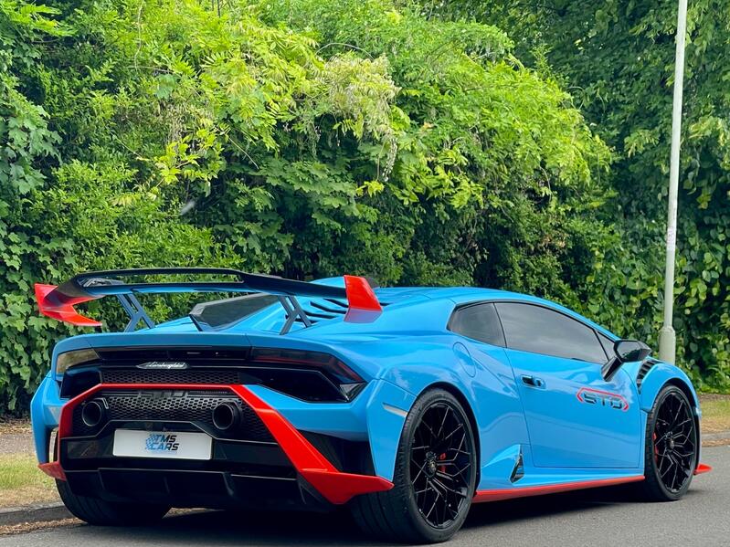 LAMBORGHINI HURACAN