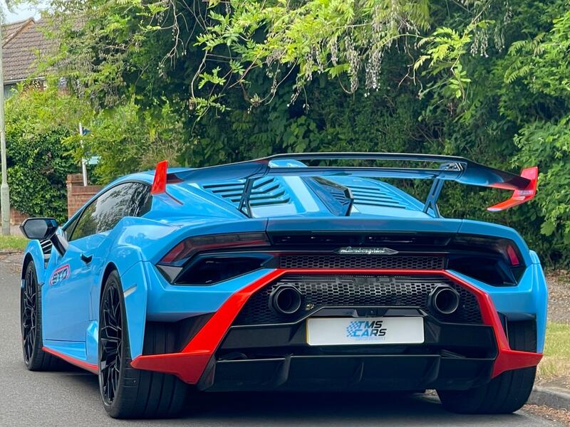 LAMBORGHINI HURACAN