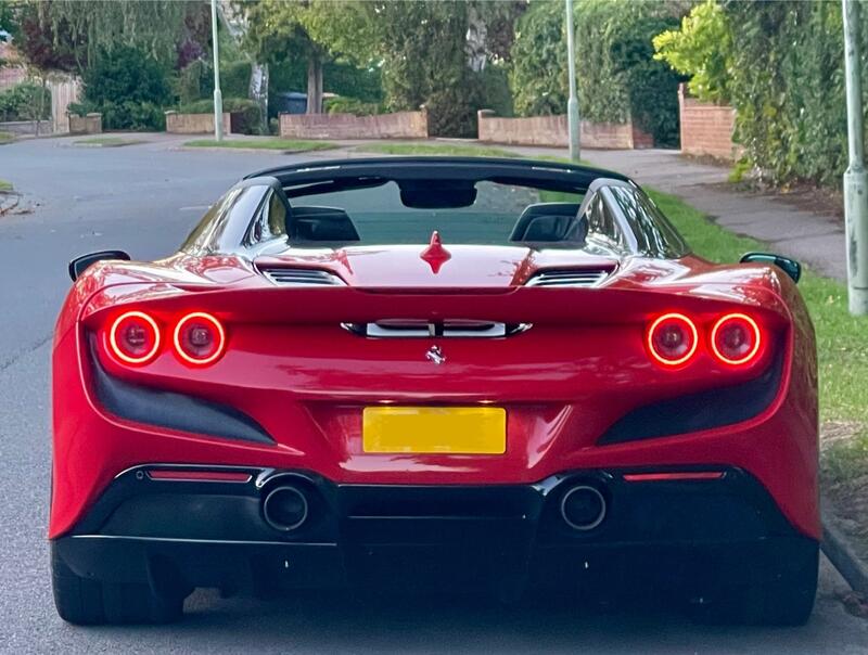 FERRARI F8 SPIDER